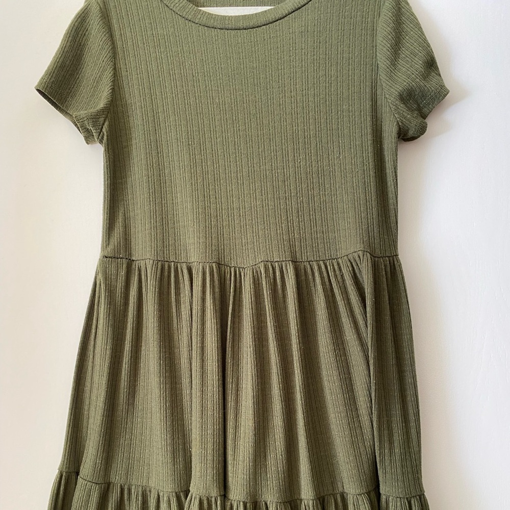 olive green ribbed layered dress. slightly used. good quality.